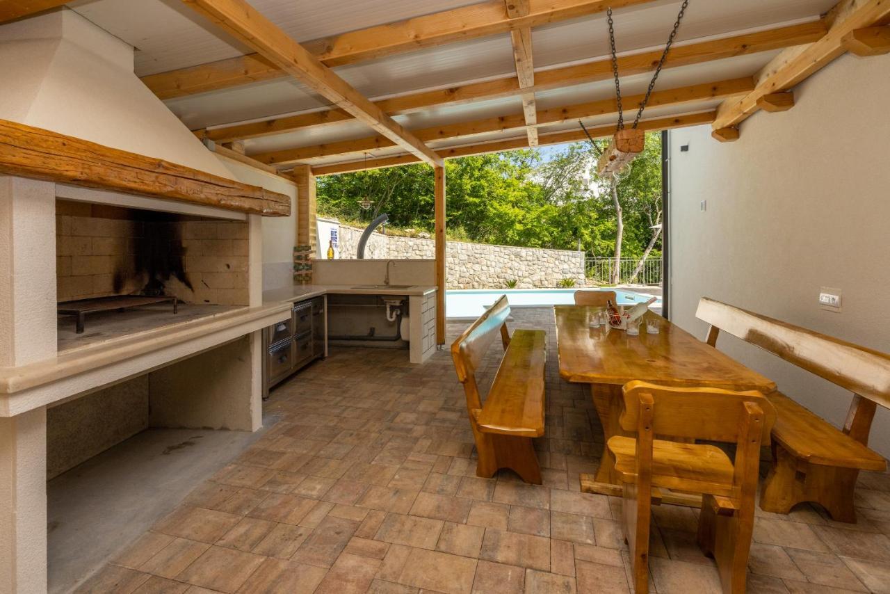 קריקווניצה Villa Antani With Heated Pool, Sauna & Jacuzzi מראה חיצוני תמונה