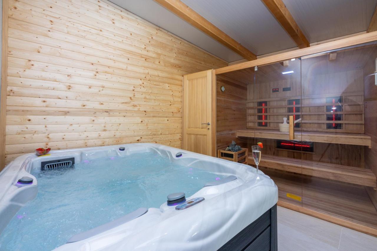 קריקווניצה Villa Antani With Heated Pool, Sauna & Jacuzzi מראה חיצוני תמונה